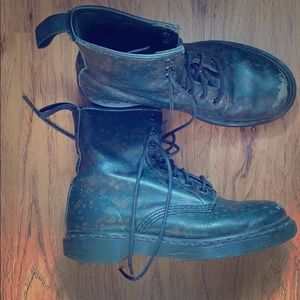 Dr martens black floral/muted floral boots